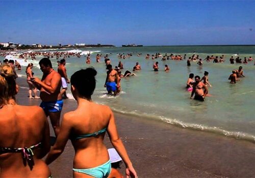 E’ ufficiale: “In spiaggia sarà presto VIETATO per tutti e in tutta Italia”. Multe fino a 300 euro.